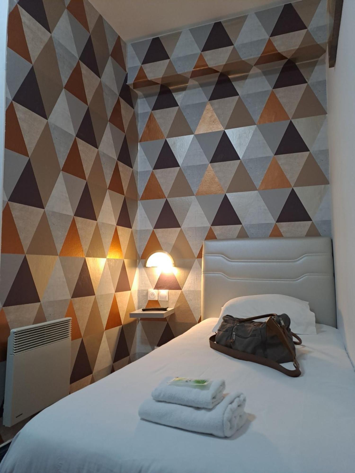 Hotel Le Celtic Montluçon מראה חיצוני תמונה