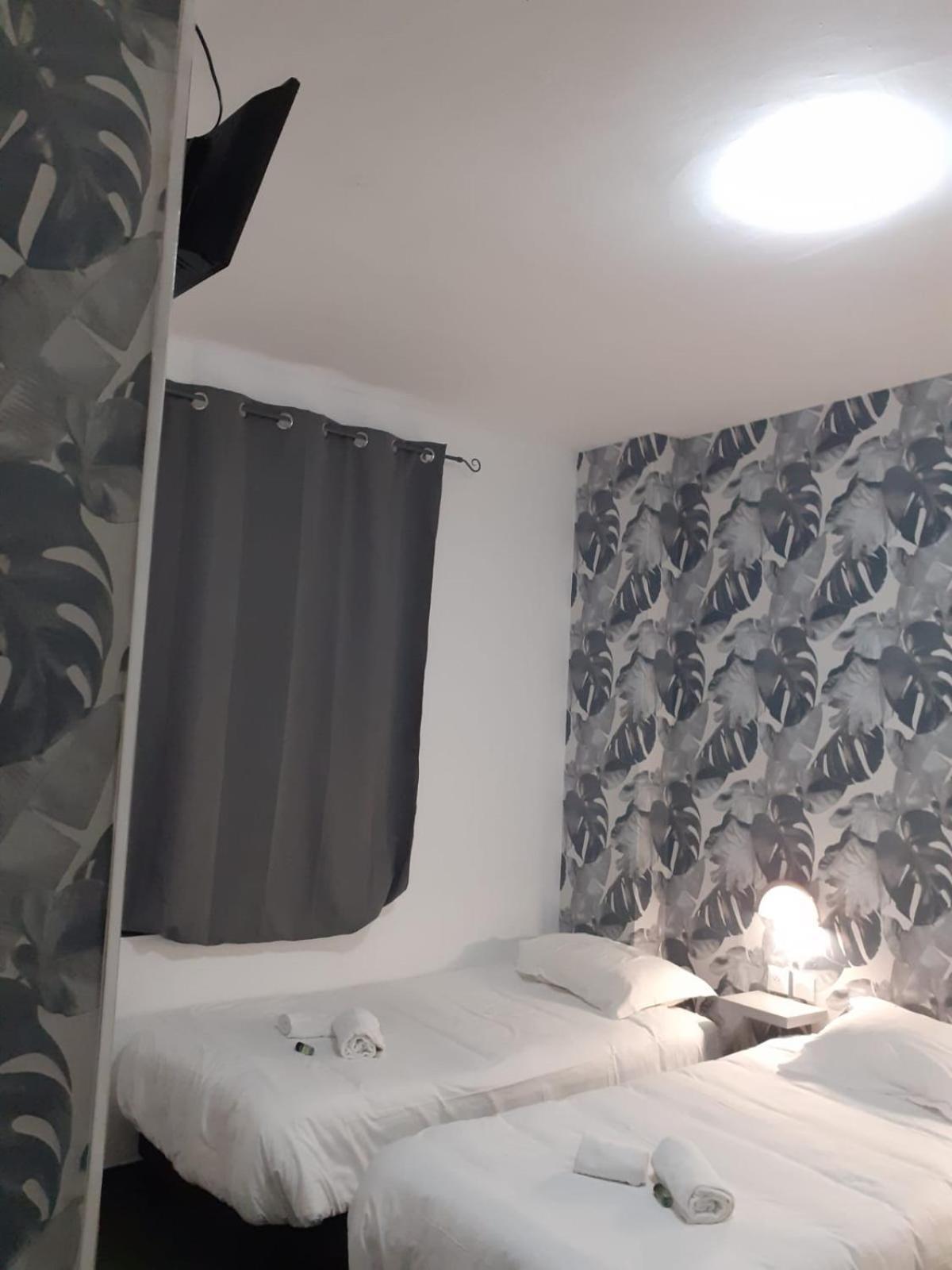 Hotel Le Celtic Montluçon מראה חיצוני תמונה